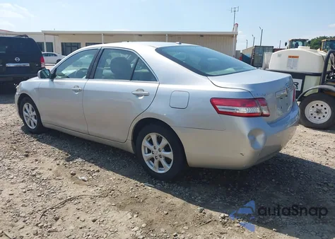 2011 Toyota Camry Le z USA, uszkodzony, nr VIN 4T1BF3EK4BU158433